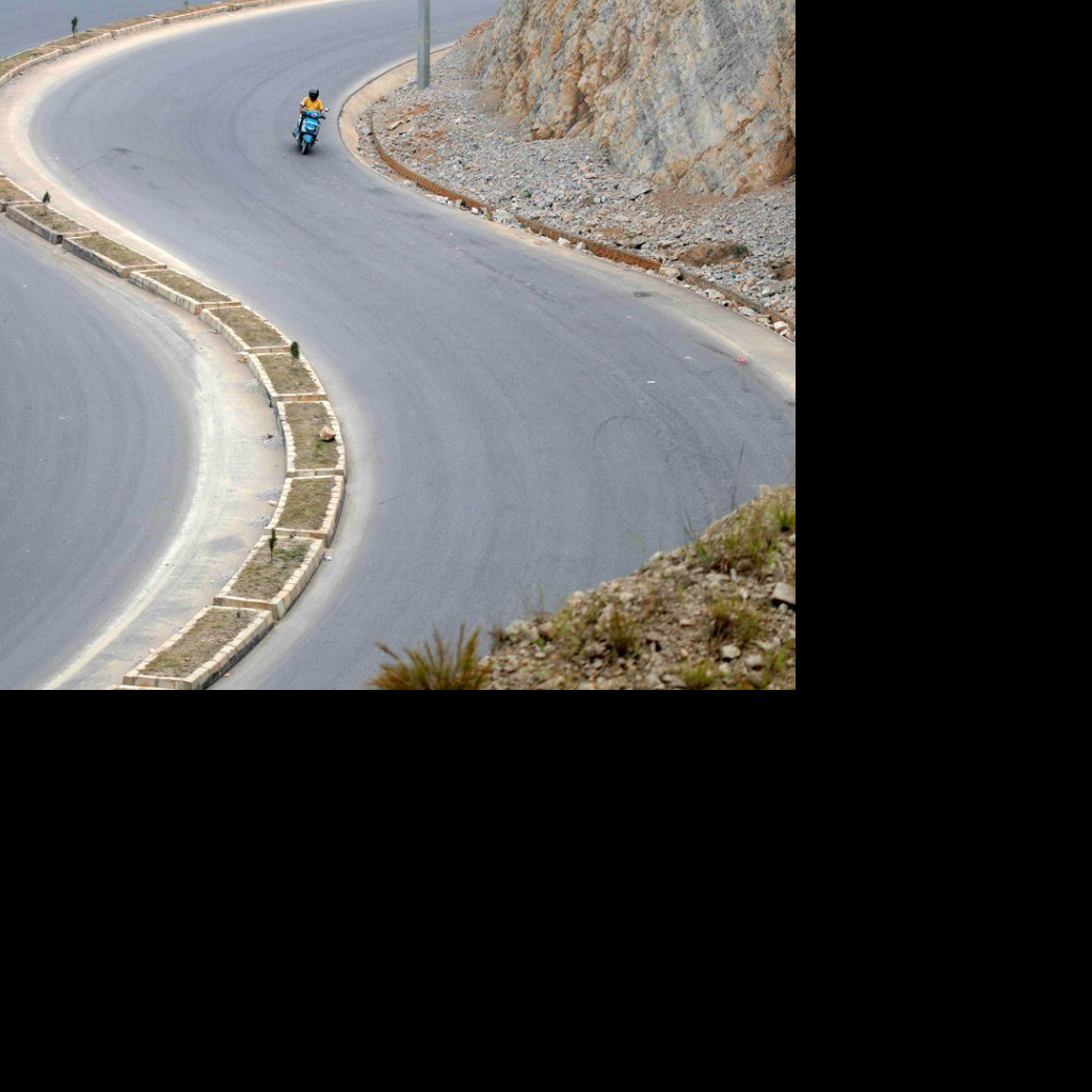 मुग्लिन–पोखरा सडक दैनिक चार घण्टा सवारी आवागमन बन्द मुग्लिन–पोखरा सडक दैनिक चार घण्टा सवारी आवागमन बन्द