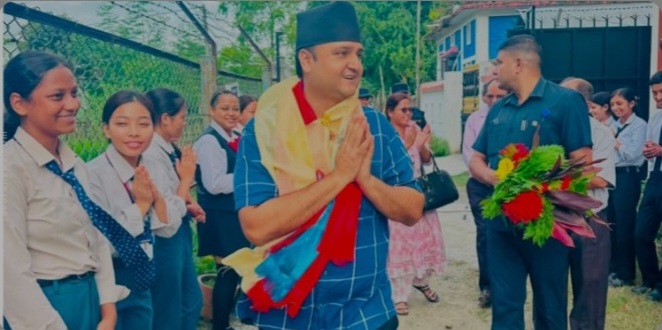 मन्त्री बनेको भोलिपल्टै सहिद स्मृति विद्यालय पुगे जीवन आचार्य मन्त्री बनेको भोलिपल्टै सहिद स्मृति विद्यालय पुगे जीवन आचार्य